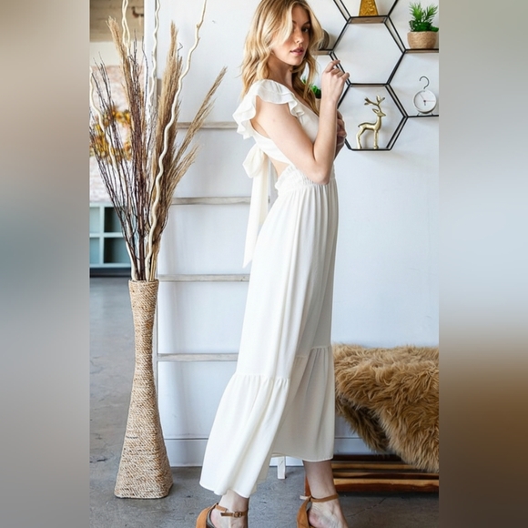 Beachside White Dress Backless - Picture 4 of 4